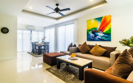 Laguna Park corner Townhouse for sale