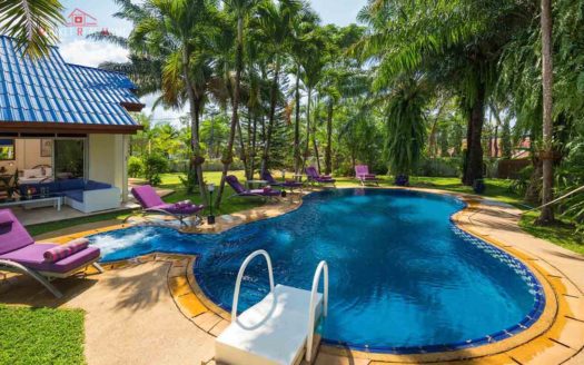 Private 4 bedroom Villa in Bangtao