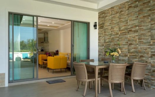 New villa in Bang Tao