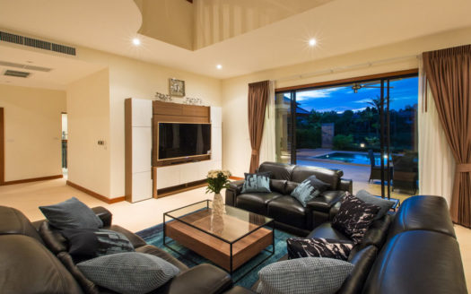 Spacious residence in the Laguna village