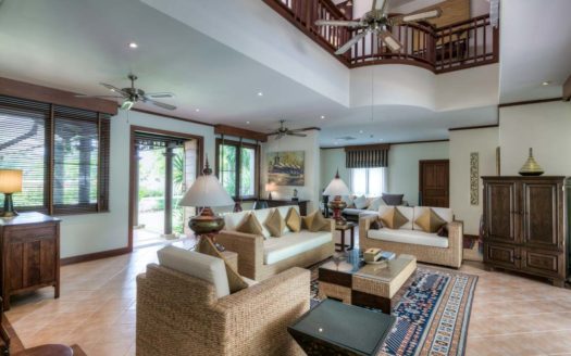 Residence in the Laguna links complex